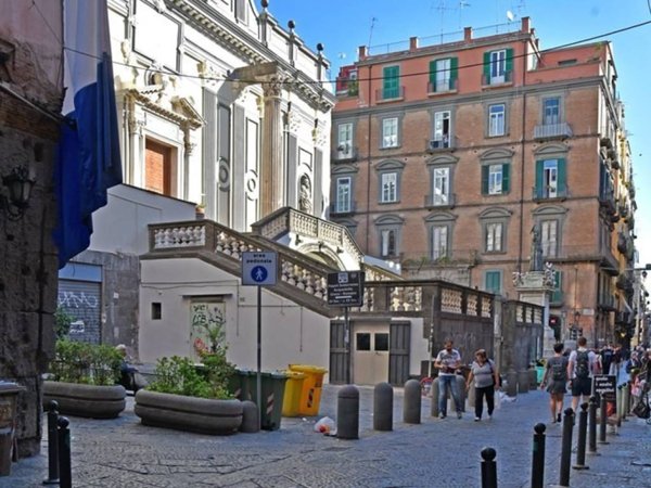 appartamento in vendita a Napoli in zona San Lorenzo