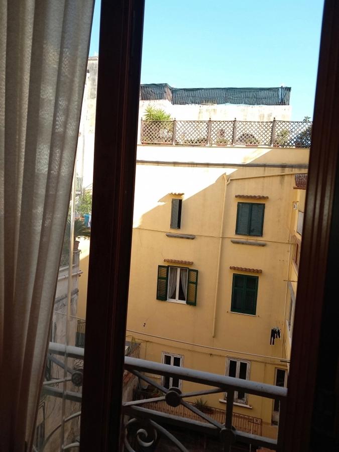 appartamento in vendita a Napoli in zona Stella