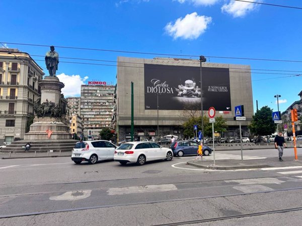 negozio in vendita a Napoli in zona Pendino / San Giuseppe
