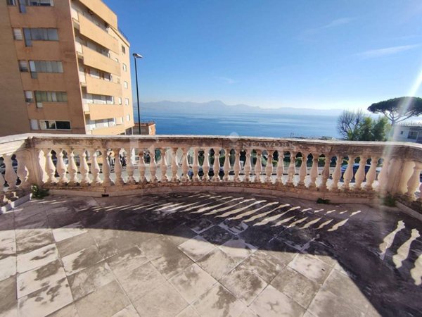 casa indipendente in vendita a Napoli in zona Posillipo
