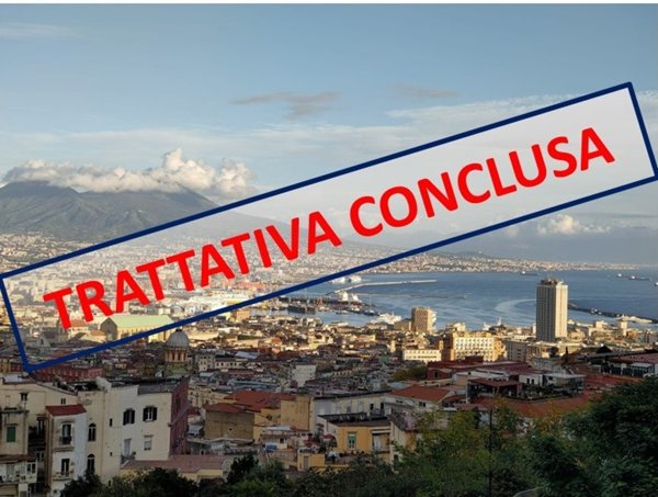 appartamento in vendita a Napoli in zona Chiaia