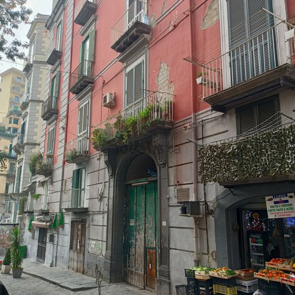 appartamento in vendita a Napoli in zona Stella