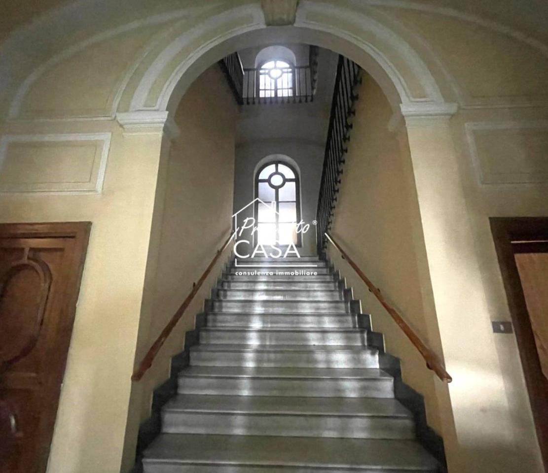 appartamento in vendita a Napoli in zona Chiaia