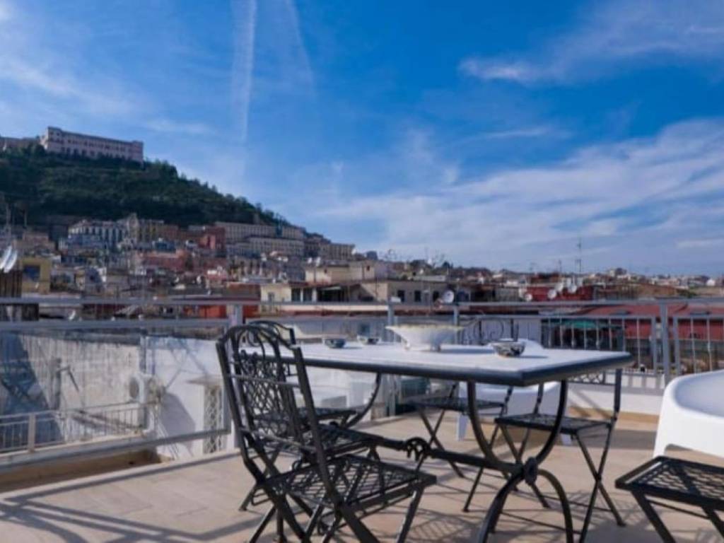 appartamento in vendita a Napoli in zona San Lorenzo