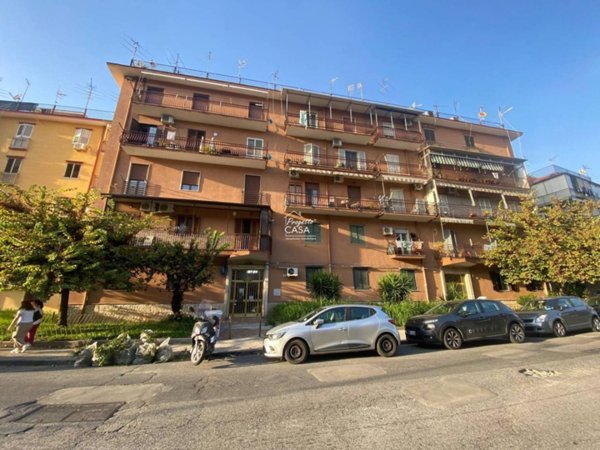 appartamento in vendita a Napoli in zona Barra