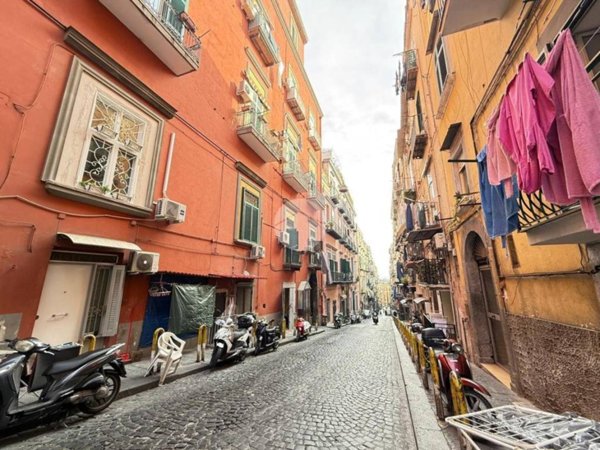 locale commerciale in vendita a Napoli