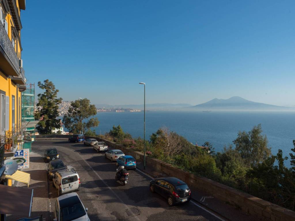 appartamento in vendita a Napoli in zona Posillipo