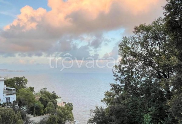 appartamento in vendita a Napoli in zona Posillipo