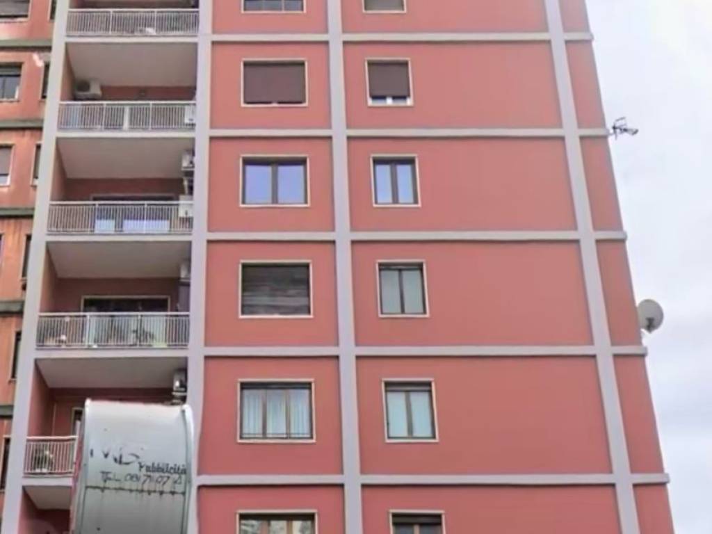 appartamento in vendita a Napoli in zona Chiaia