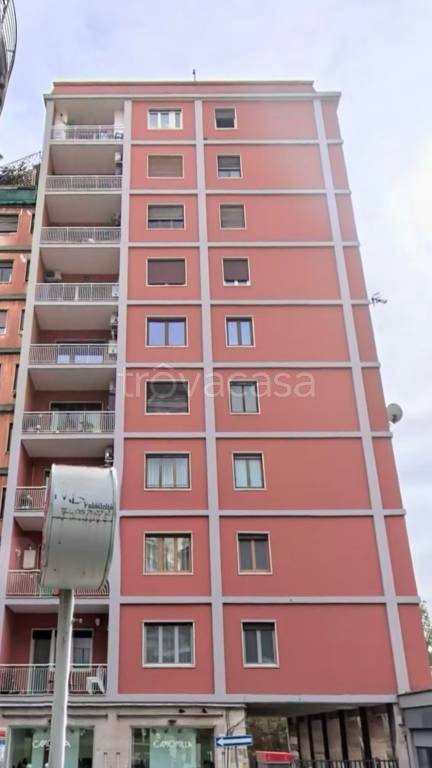appartamento in vendita a Napoli in zona Chiaia