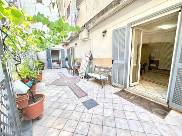 appartamento in vendita a Napoli in zona Stella