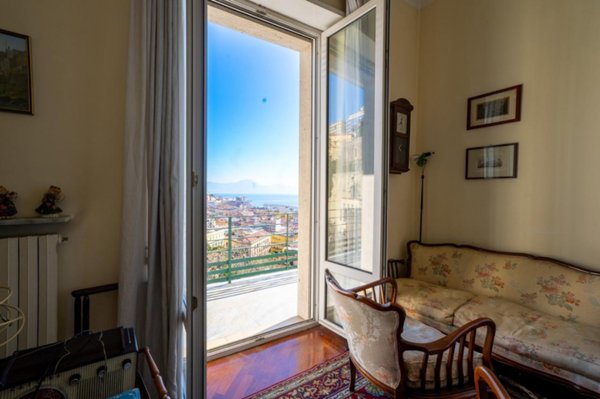 appartamento in vendita a Napoli in zona Chiaia