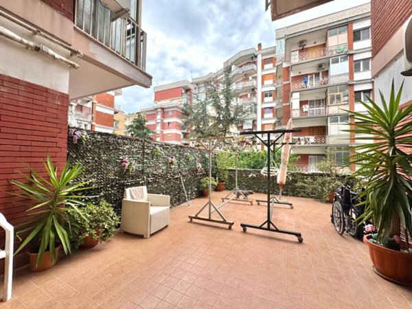 appartamento in vendita a Napoli in zona Bagnoli