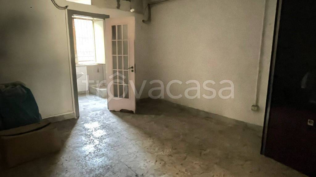 negozio in vendita a Napoli in zona Pendino / San Giuseppe