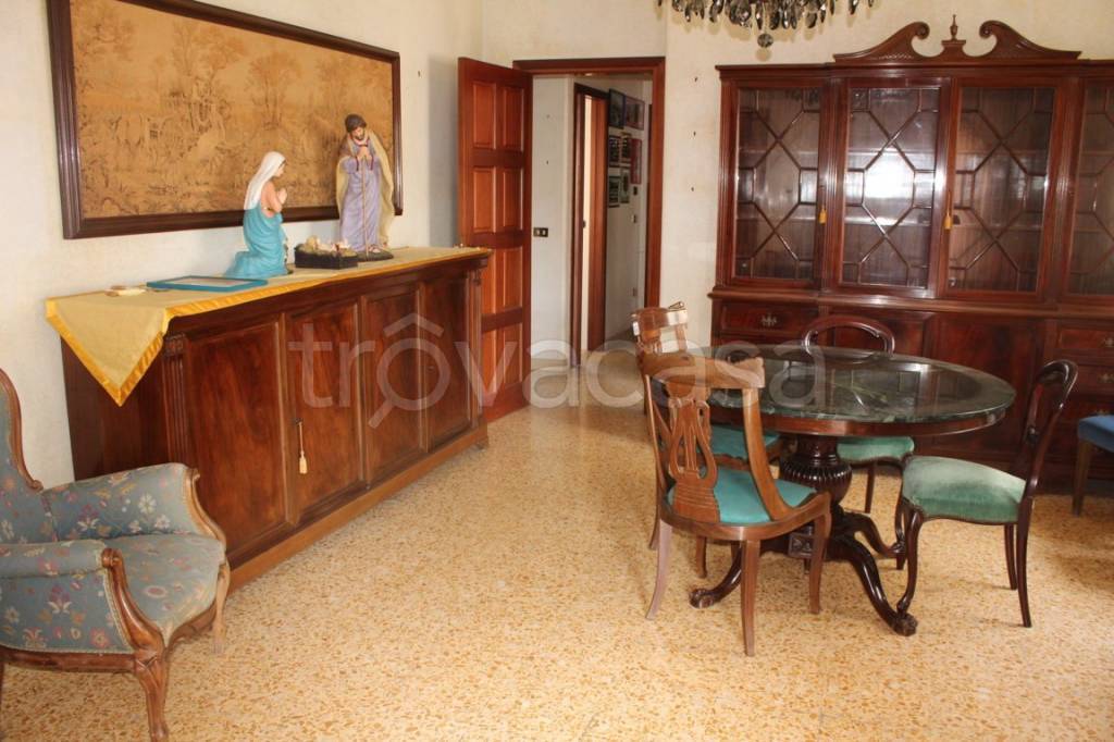 appartamento in vendita a Napoli in zona Fuorigrotta