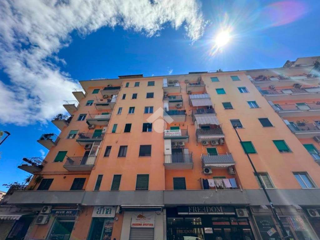 appartamento in vendita a Napoli in zona Bagnoli