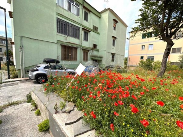 appartamento in vendita a Napoli in zona Fuorigrotta