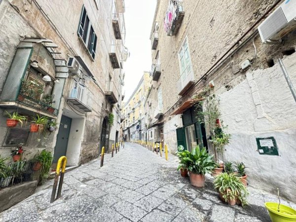 appartamento in vendita a Napoli in zona Stella