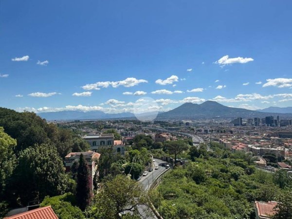 appartamento in vendita a Napoli in zona Capodimonte / Colli Aminei