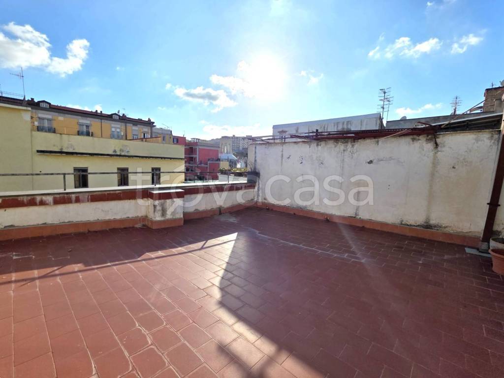 appartamento in vendita a Napoli in zona Stella