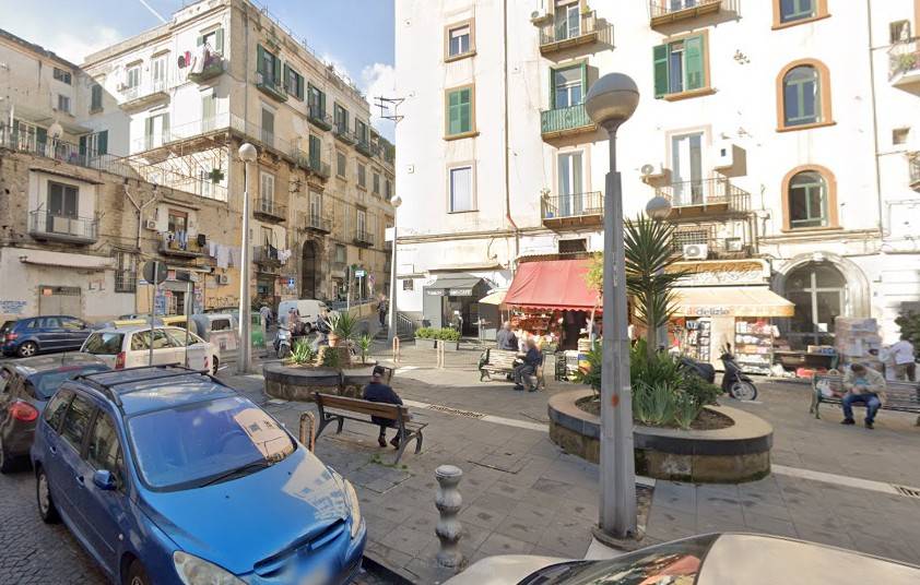 negozio in vendita a Napoli in zona Vomero