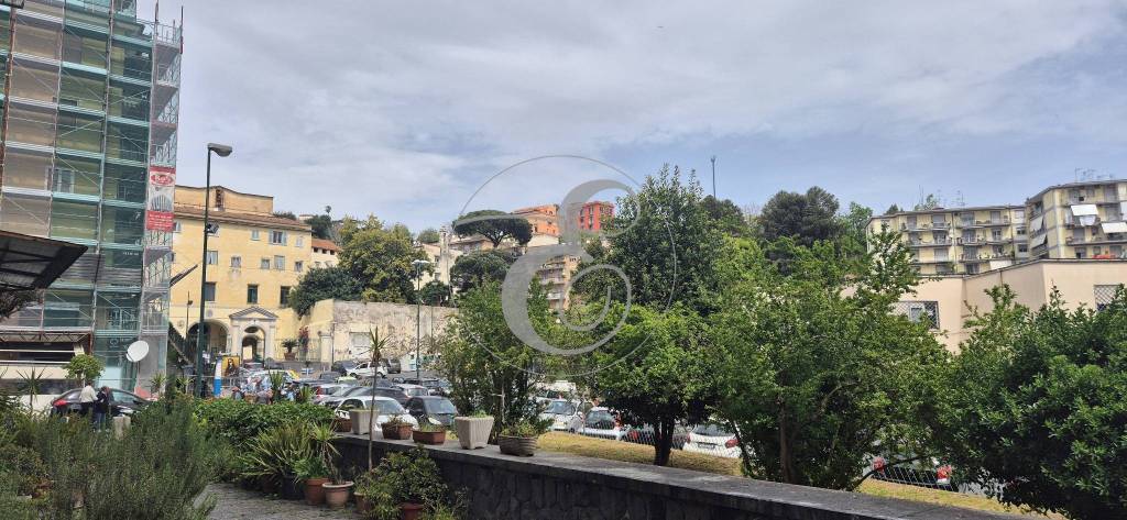 appartamento in vendita a Napoli in zona San Carlo all'Arena