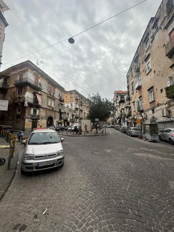 appartamento in vendita a Napoli in zona Stella