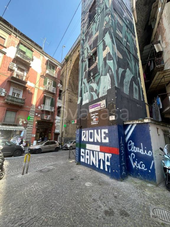 appartamento in vendita a Napoli in zona Stella