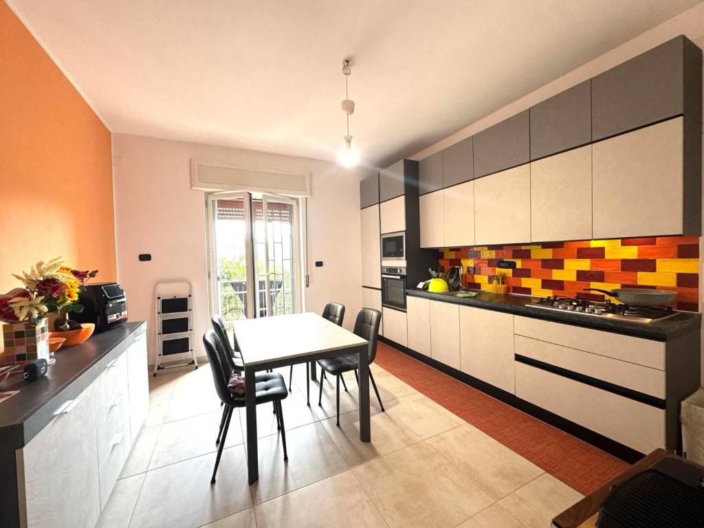 appartamento in vendita a Napoli in zona Pianura