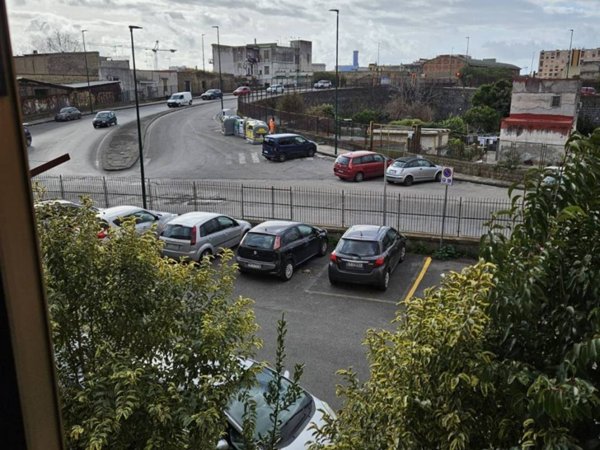 appartamento in vendita a Napoli in zona Barra
