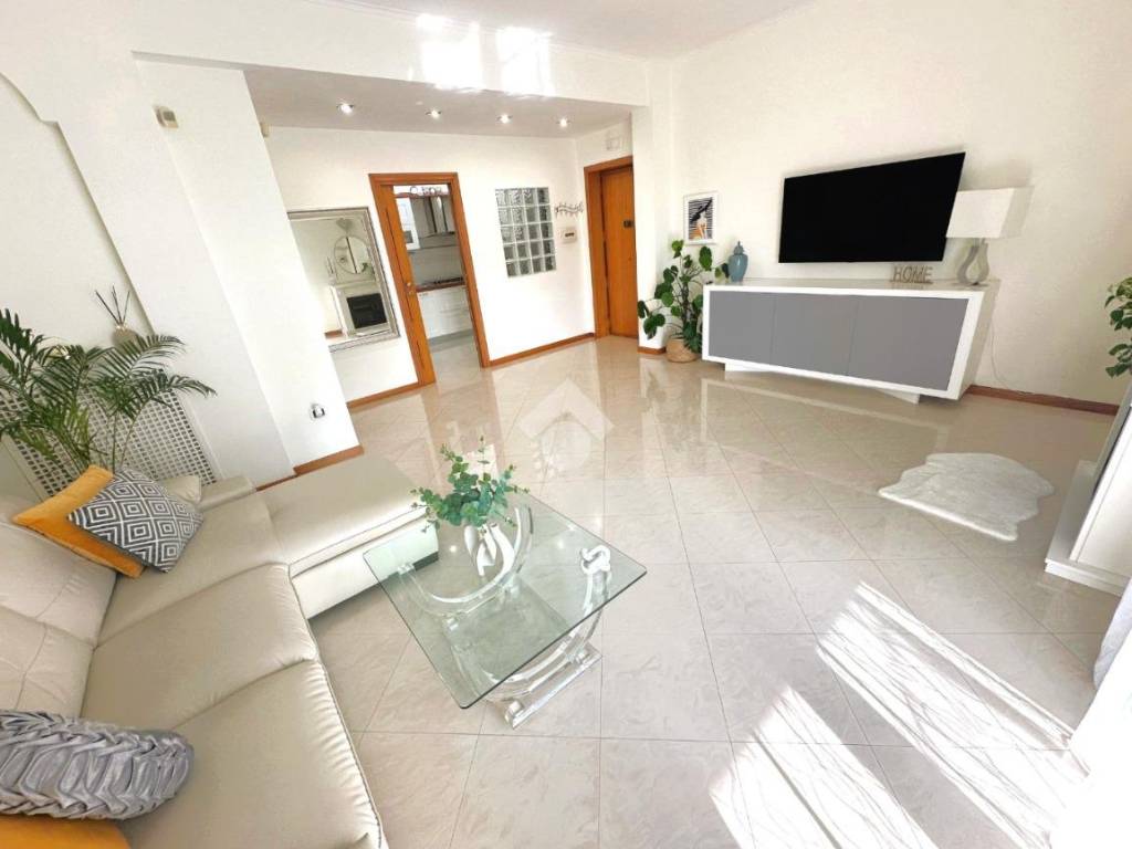 appartamento in vendita a Napoli in zona Arenella