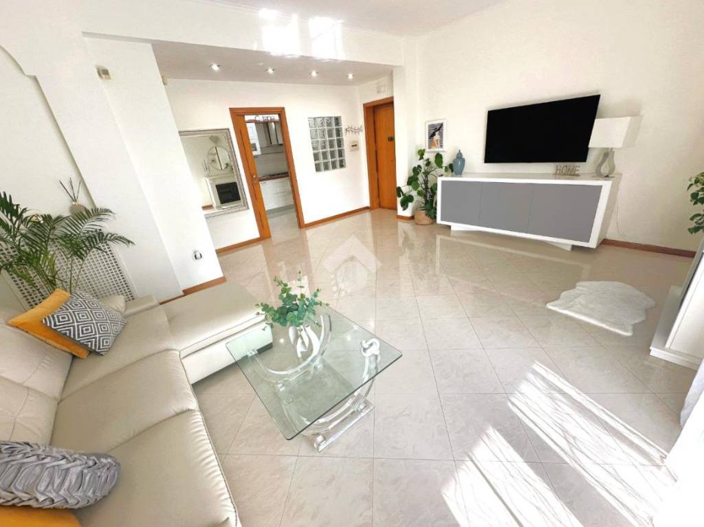 appartamento in vendita a Napoli in zona Arenella
