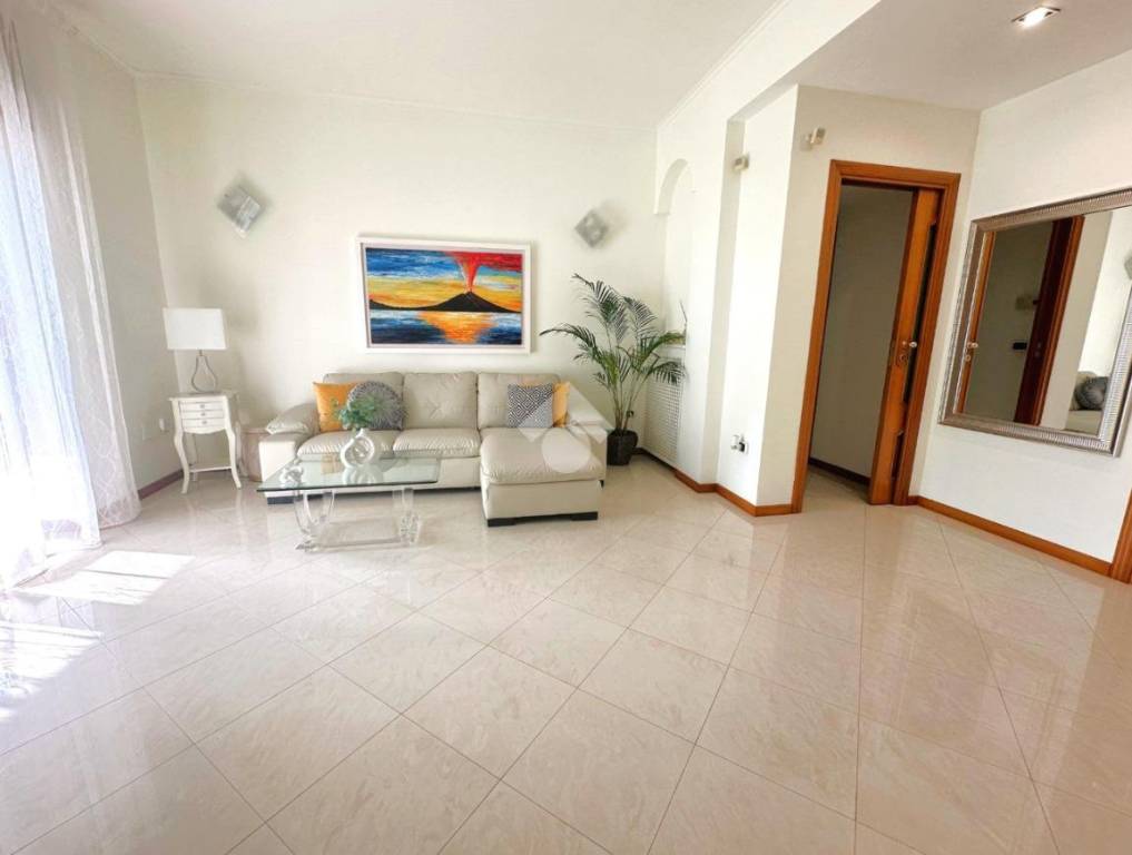 appartamento in vendita a Napoli in zona Arenella