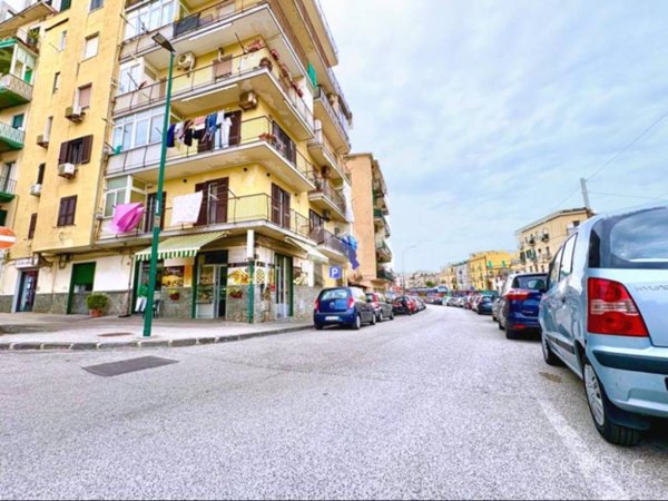 appartamento in vendita a Napoli in zona Bagnoli