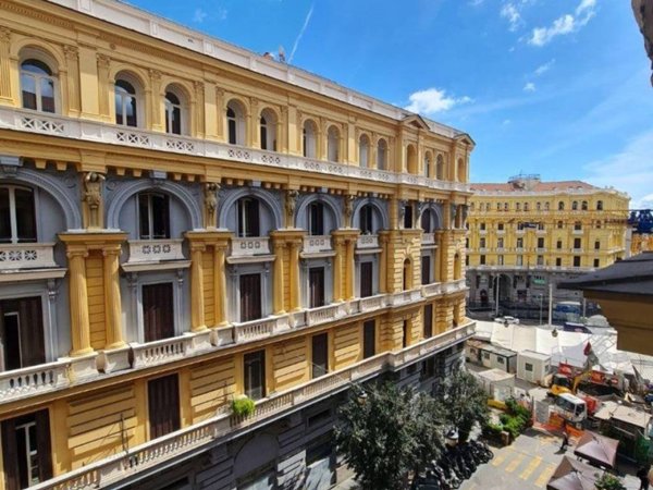 appartamento in vendita a Napoli in zona Pendino / San Giuseppe