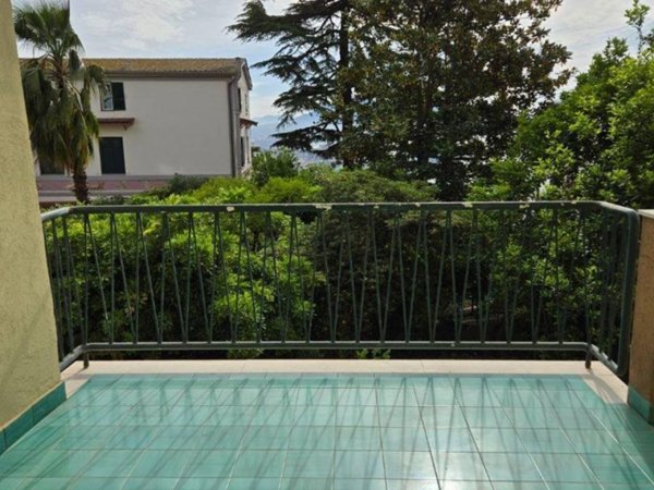 appartamento in vendita a Napoli in zona Posillipo