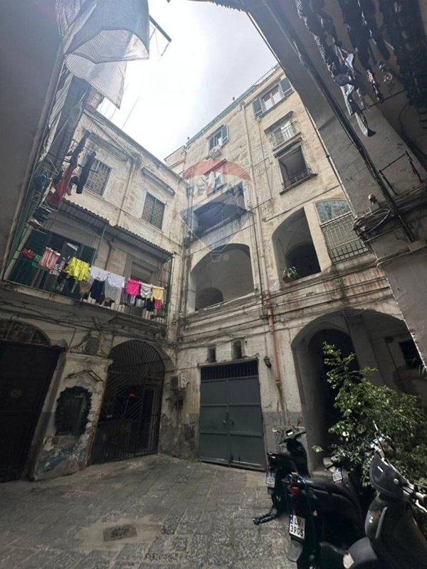 appartamento in vendita a Napoli in zona Vicaria