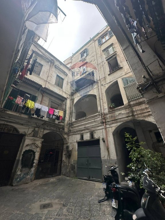 appartamento in vendita a Napoli in zona Vicaria