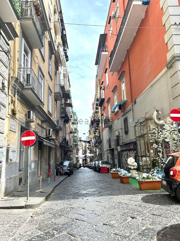 appartamento in vendita a Napoli in zona San Lorenzo