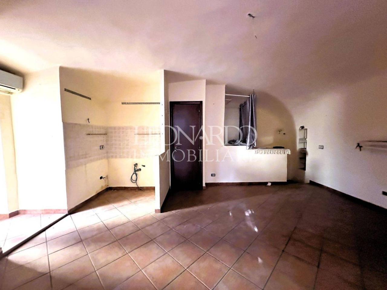 appartamento in vendita a Napoli in zona Chiaia