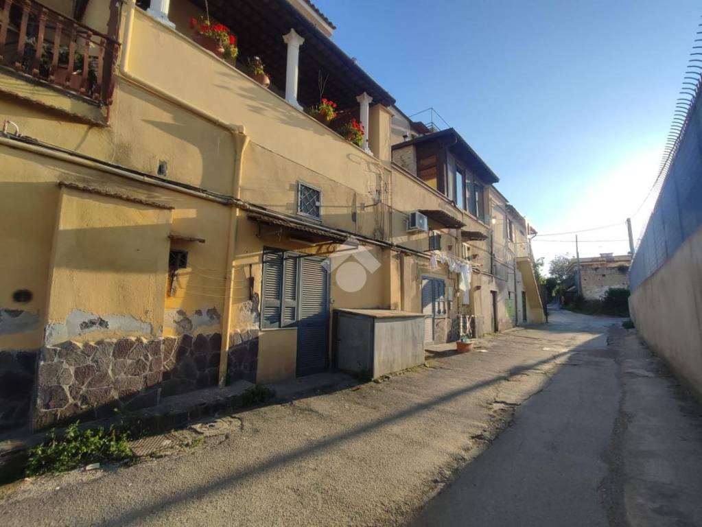 appartamento in vendita a Napoli in zona Chiaiano