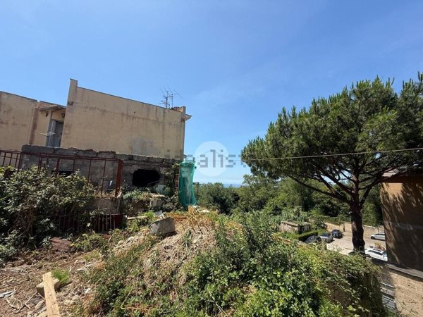 appartamento in vendita a Napoli in zona Posillipo
