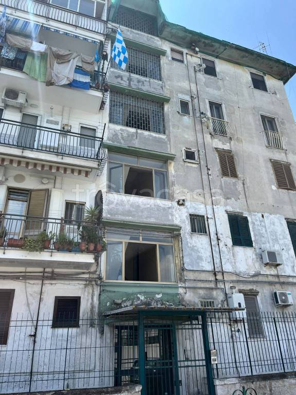 appartamento in vendita a Napoli in zona Barra