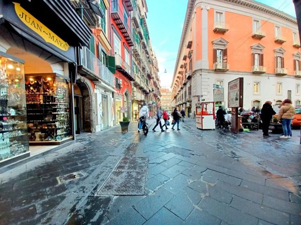 appartamento in vendita a Napoli in zona San Ferdinando