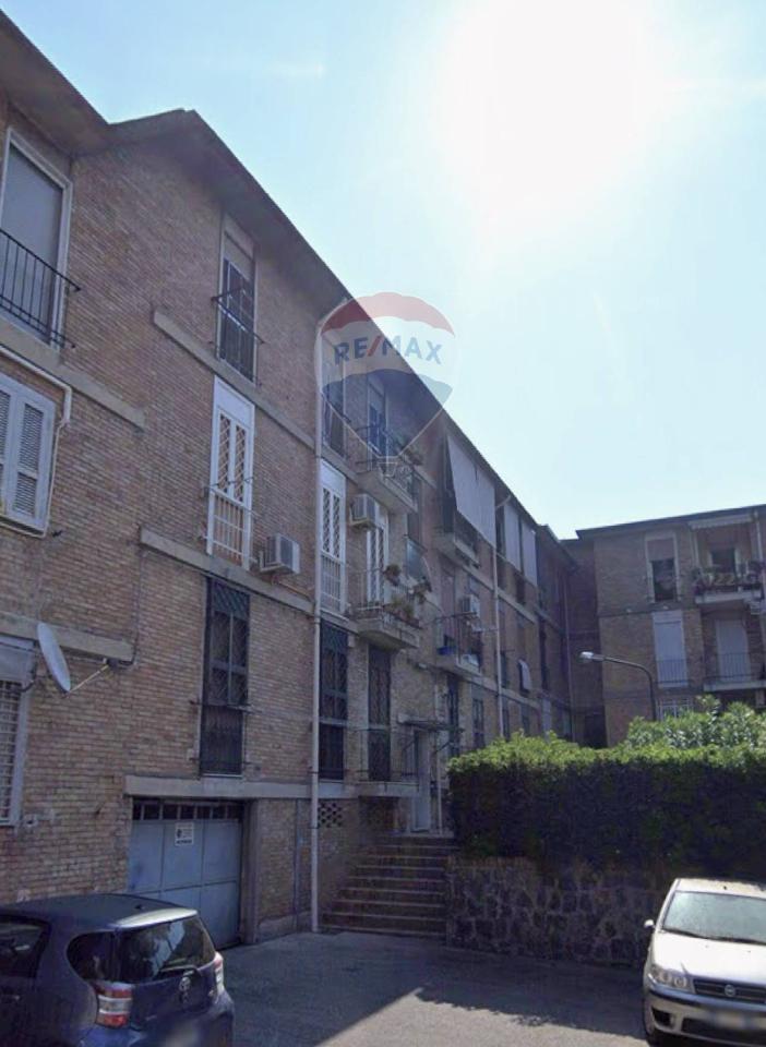 appartamento in vendita a Napoli in zona Pianura