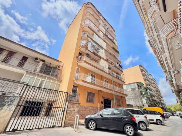 appartamento in vendita a Napoli in zona Pianura