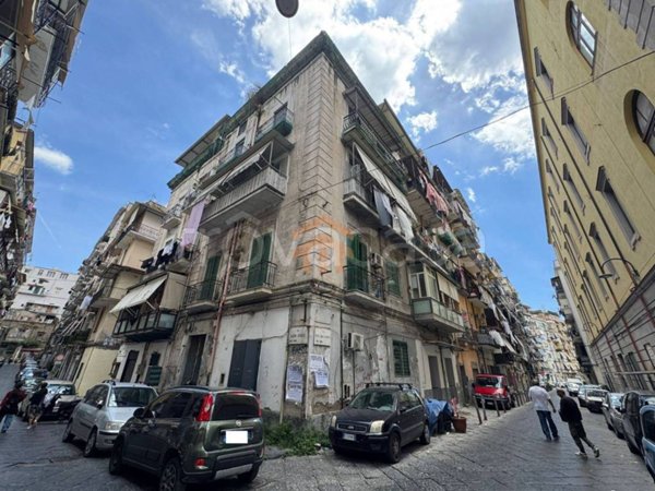 appartamento in vendita a Napoli in zona Pendino / San Giuseppe