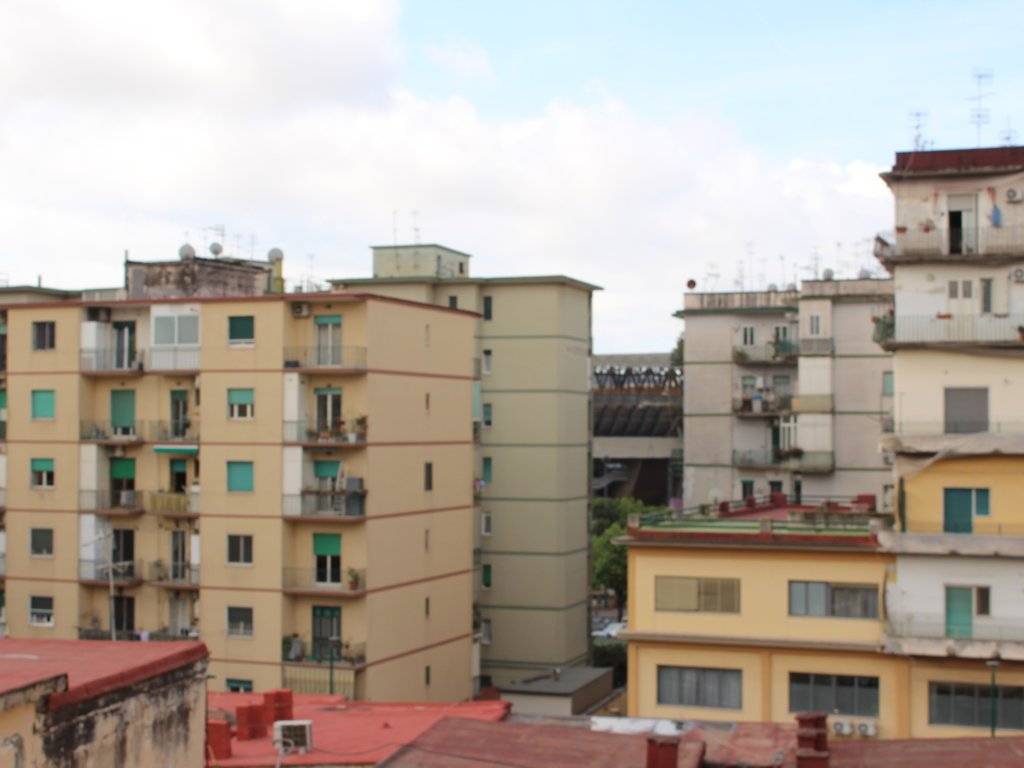 appartamento in vendita a Napoli in zona Fuorigrotta