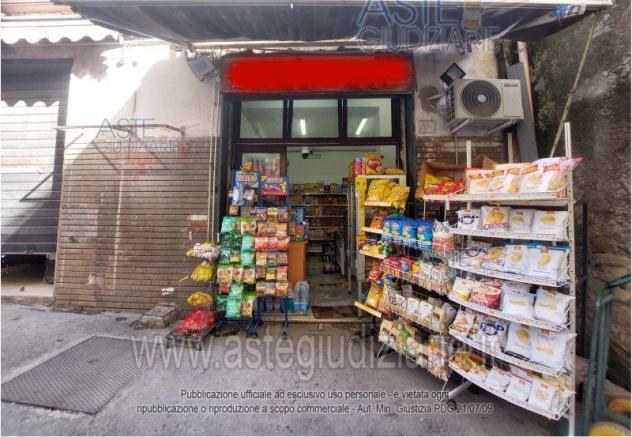 negozio in vendita a Napoli in zona Avvocata