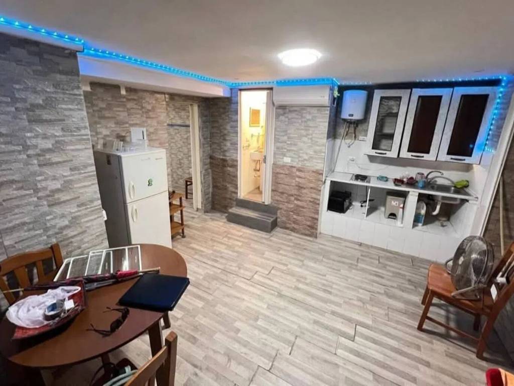 appartamento in vendita a Napoli in zona Fuorigrotta